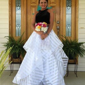 Alyce Paris Asymmetrical Black and White Skirt